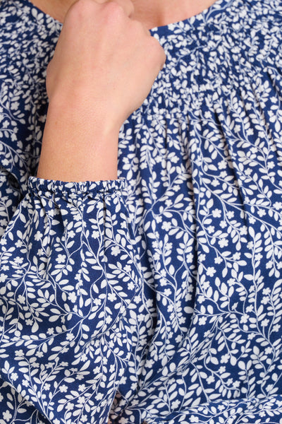 FLORAL TRAIL SHIRRING BLOUSE